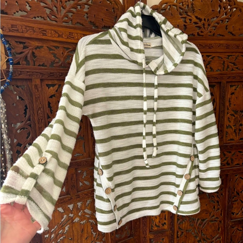 FLT Studio cropped hoodie pull strings buttons lightweight white sage green fun